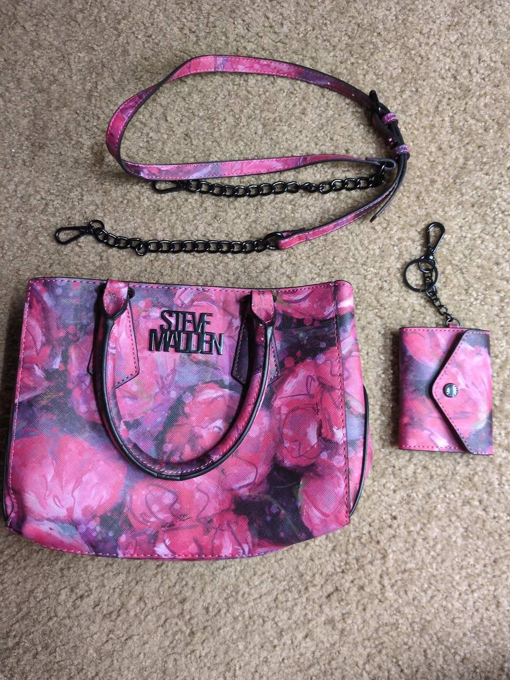 Steve Madden Black & Red Roses floral handbag  W Card Holder & Detachable Strap